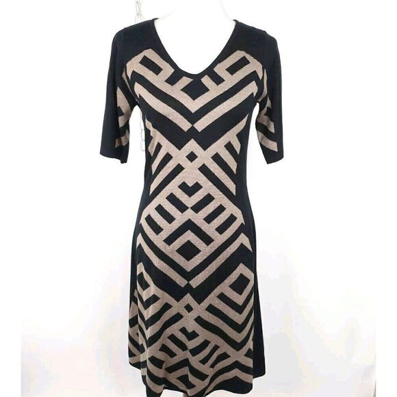 Gabby Skye Black Tan Geo Print Fit Flare Short Sleeve Knit Sweater Dress sz M - Picture 1 of 6